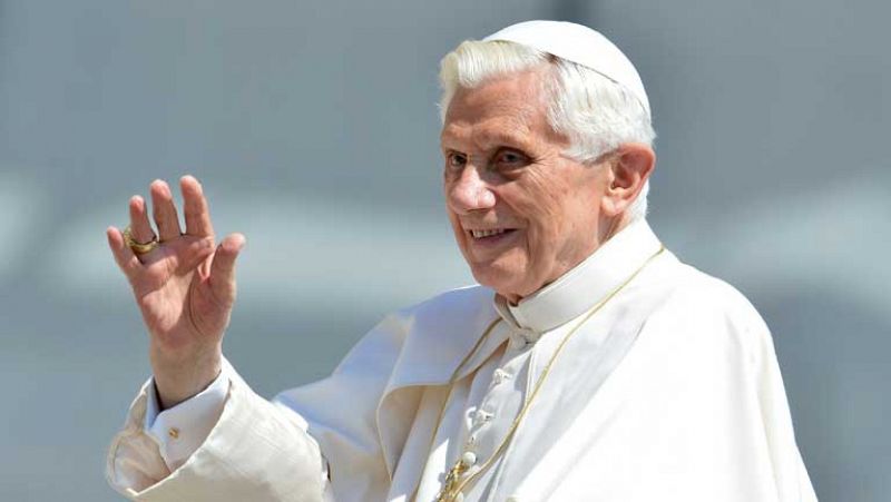 El papa se queja por la imagen del Vaticano dada por los medios tras la detención de su mayordomo