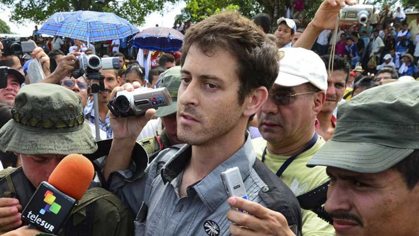 Las FARC acaban de liberar al periodista francés Romeo Langlois