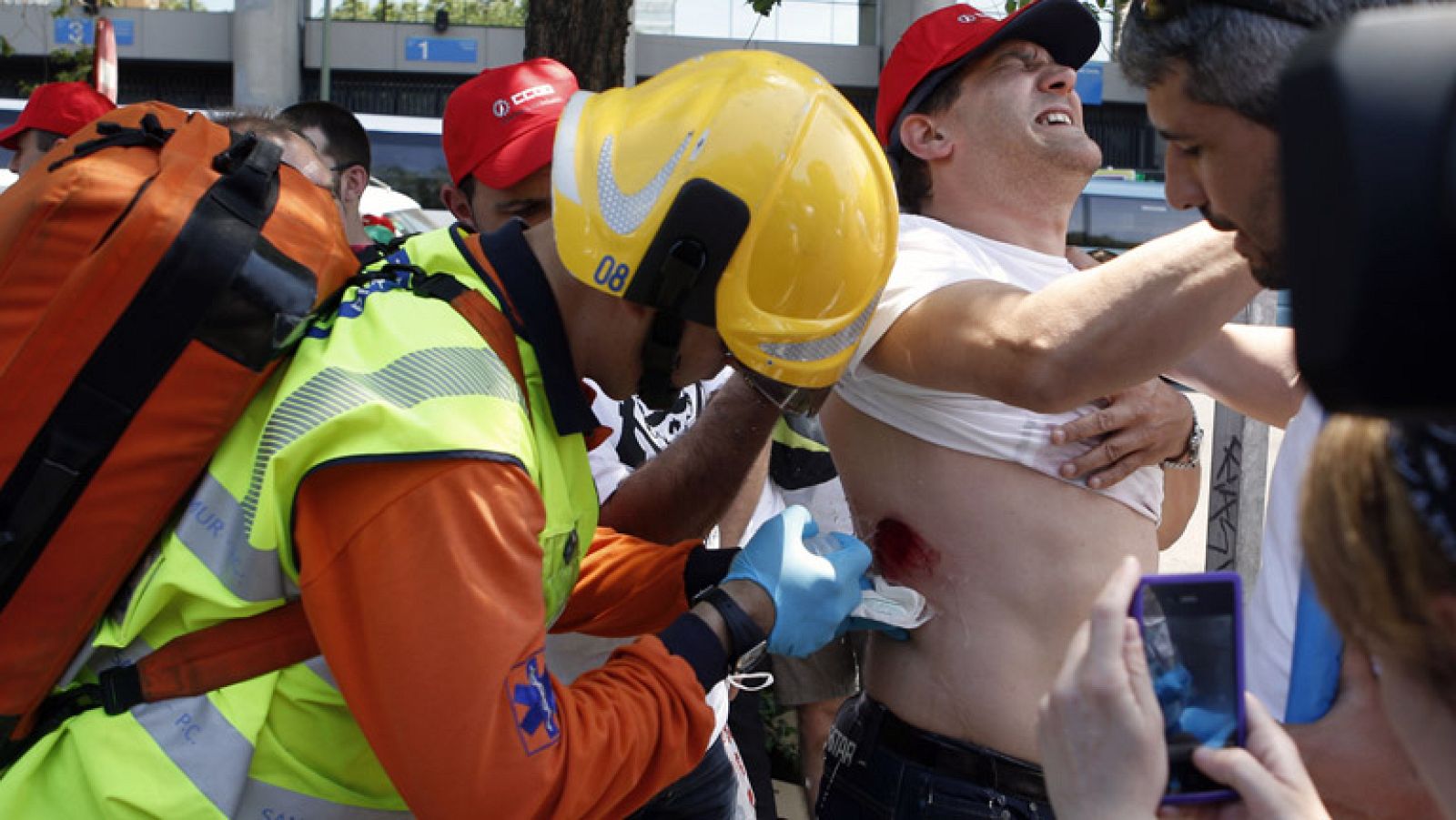 El  sector minero protesta frente al Ministerio de Industria en contra de los recortes