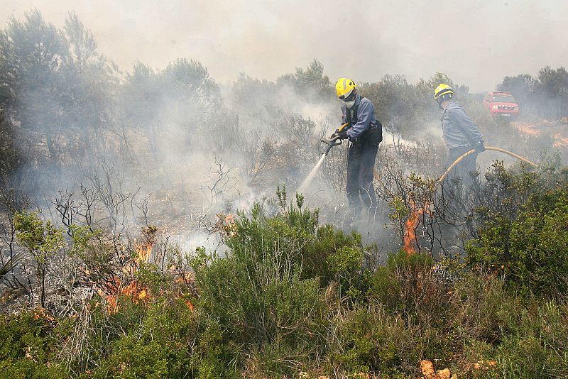 La crisis también afecta a la campaña contra incendios en un verano altamente peligroso