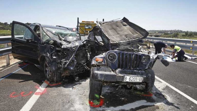 Cuatro jóvenes mueren en un accidente de tráfico entre tres turismos en Barcelona