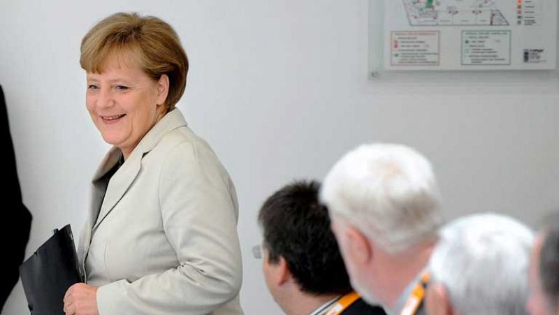 Alemania habría presionado a España para que recurra al fondo de rescate, según 'Der Spìegel'