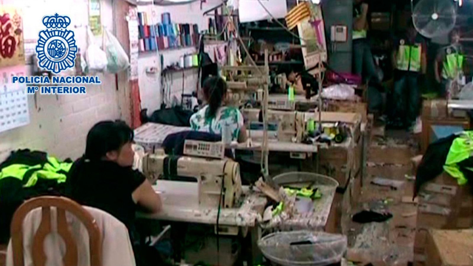 Desmantelan en Madrid tres talleres textiles ilegales donde explotaban a ciudadanos chinos