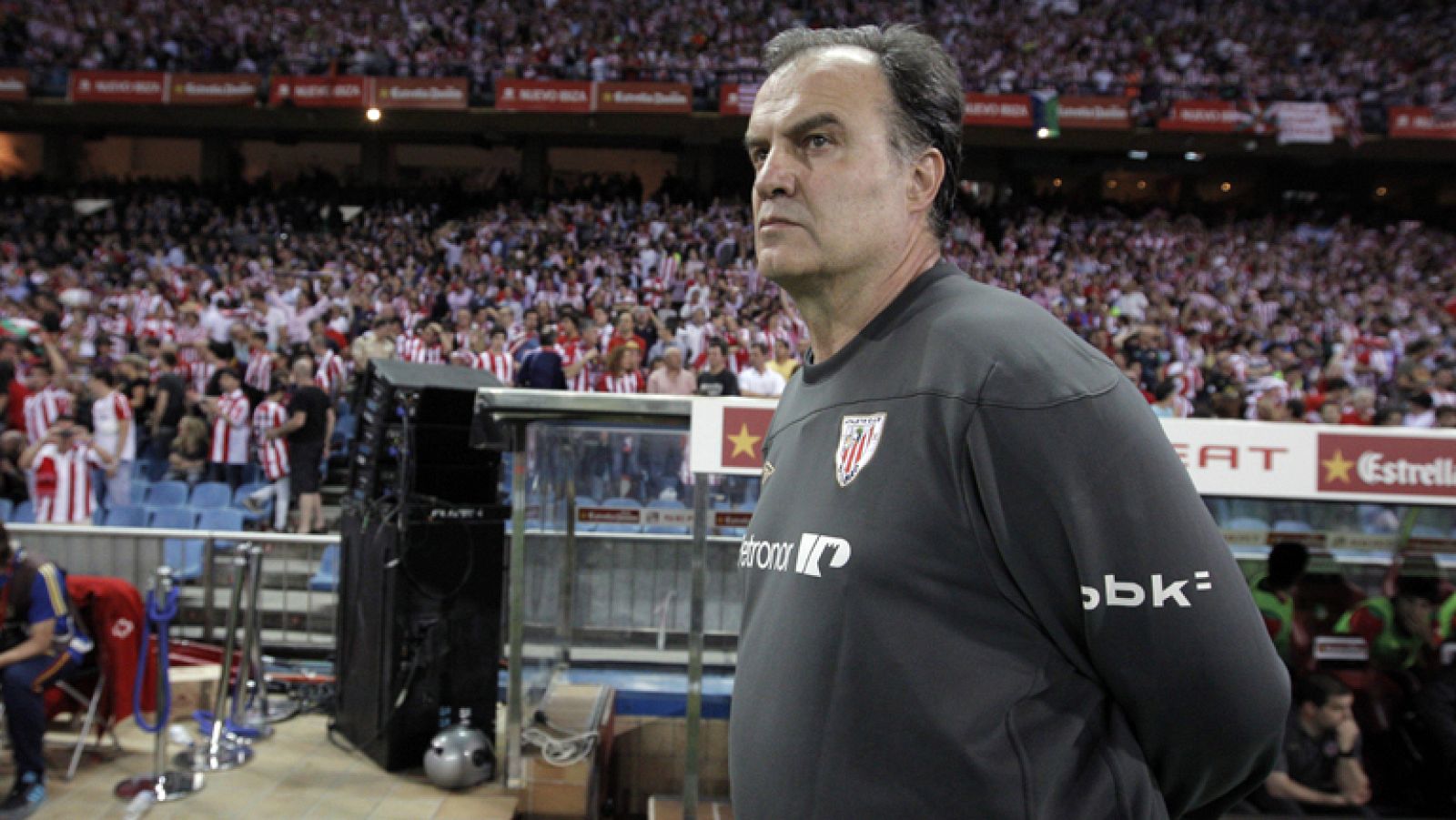 El Athletic de Bilbao ha confirmado a través de un comunicado que el técnico argentino Marcelo Bielsa continuará un año más al frente del equipo vizcaíno.