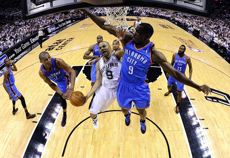 Los Thunder de Ibaka se ponen a un triunfo de las finales de la NBA
