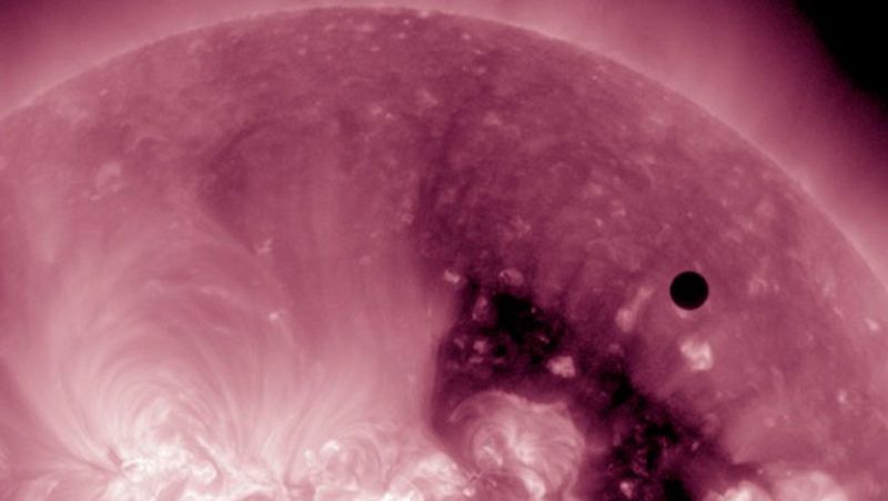 Venus realiza su último tránsito ante el Sol del siglo
