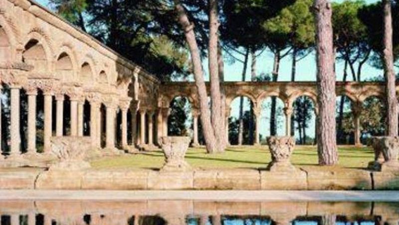 Expertos estudian la autenticidad del claustro románico hallado en Palamós