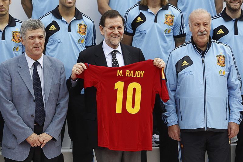 Rajoy mantiene su viaje a Polonia para ver el primer partido de España a pesar del rescate