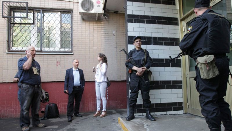 Las autoridades rusas acosan a los opositores en vísperas de otra protesta contra Putin