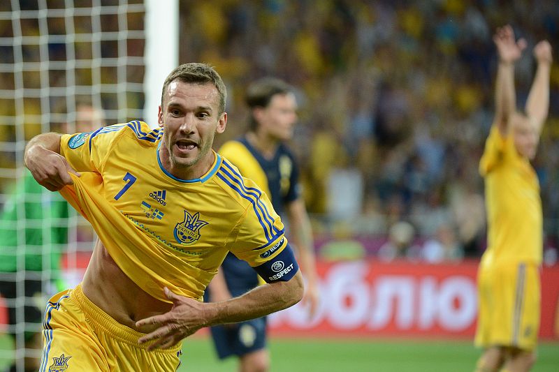 Ucrania manda en su casa, gana a Suecia en su debut en la Eurocopa, 2-1