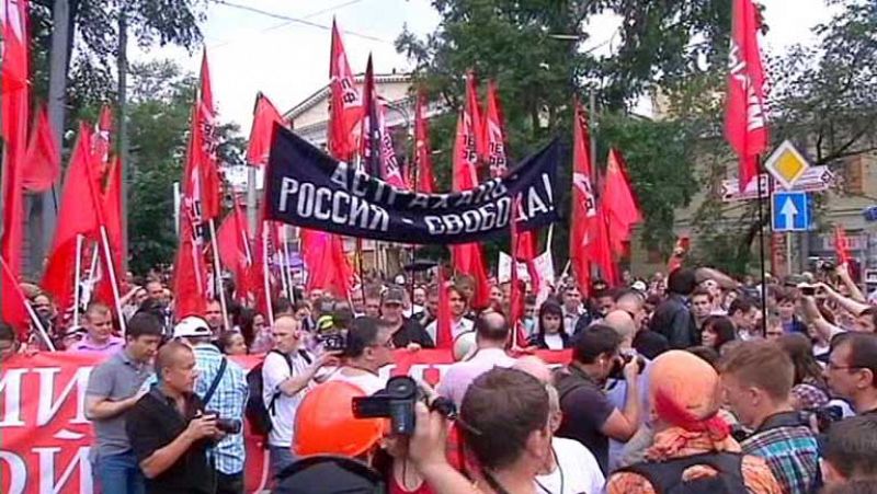 La oposición a Putin vuelve a sacar a 100.000 personas a las calles de Moscú