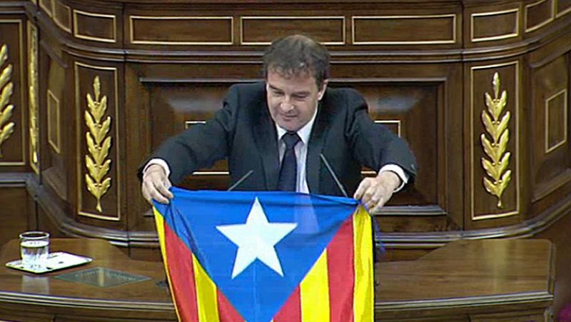 El portavoz de ERC, amonestado por exhibir la bandera independentista catalana en el Congreso