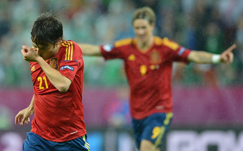 España se recrea con Irlanda y toma el mando