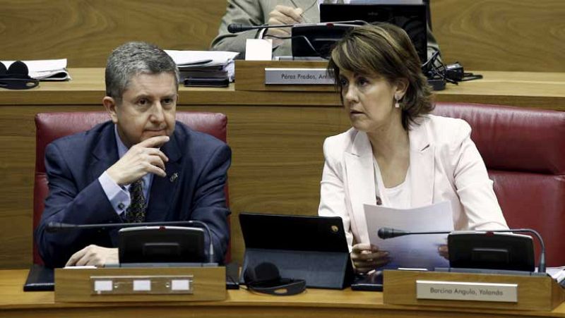 Barcina destituye al vicepresidente, del PSN, y dimiten los otros dos consejeros socialistas