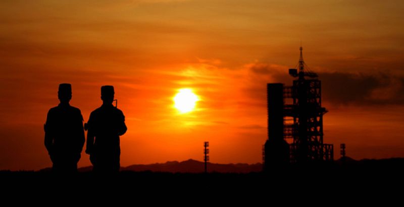 China lanzará mañana su primera nave tripulada con una astronauta a bordo