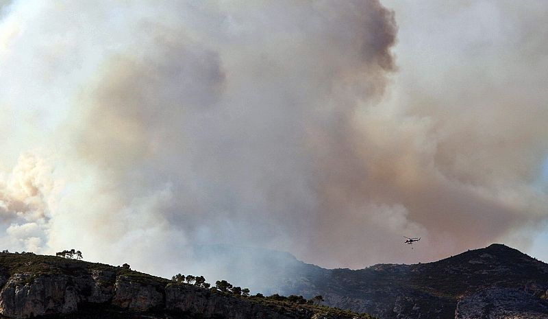 El incendio forestal de Pinell de Brai, en Tarragona, entra en fase de control