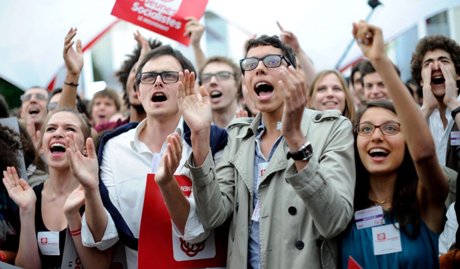 Hollande se hace con el control de la Asamblea, el Senado y el Elíseo