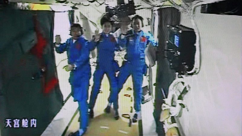 La nave china se acopla con éxito al módulo espacial 'Tiangong I'