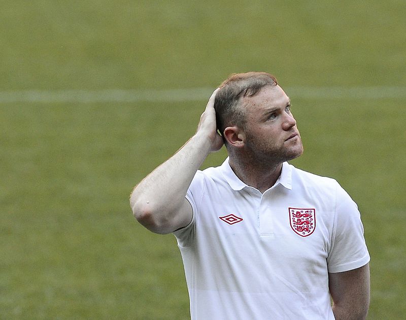 Rooney amenaza a una Ucrania obligada a ganar