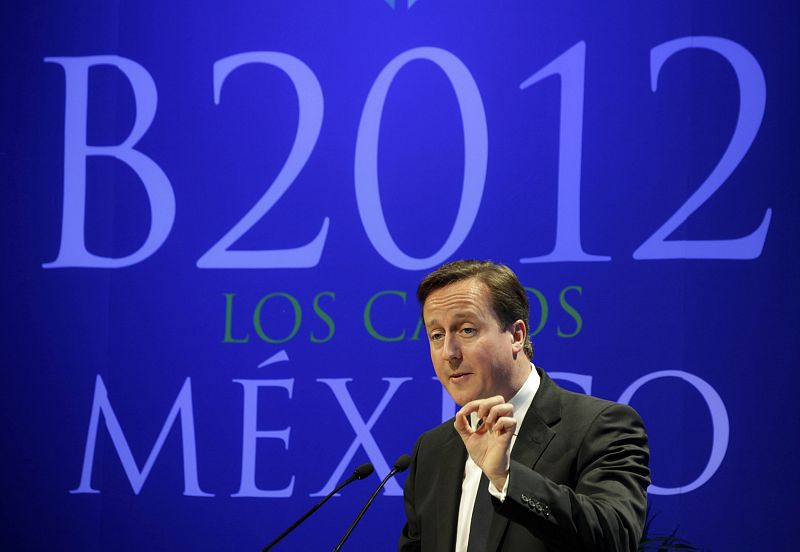 Cameron irrita a Hollande al extender la "alfombra roja" a los inversores que dejen Francia