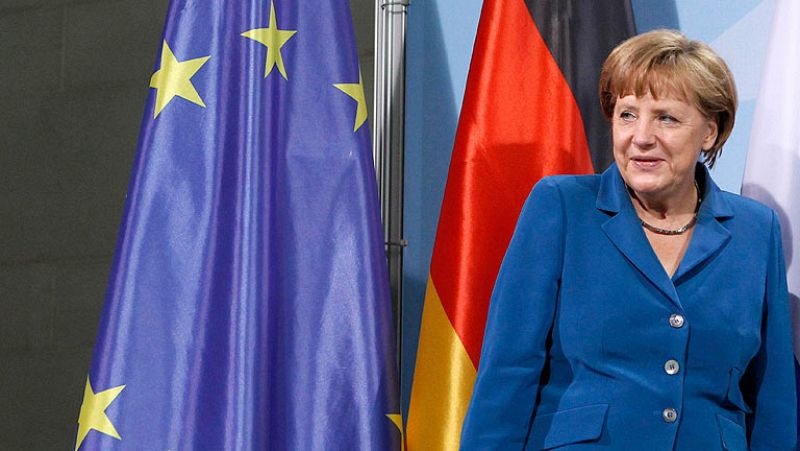 Merkel: la compra de deuda por parte de los fondos de rescate implica condiciones al país