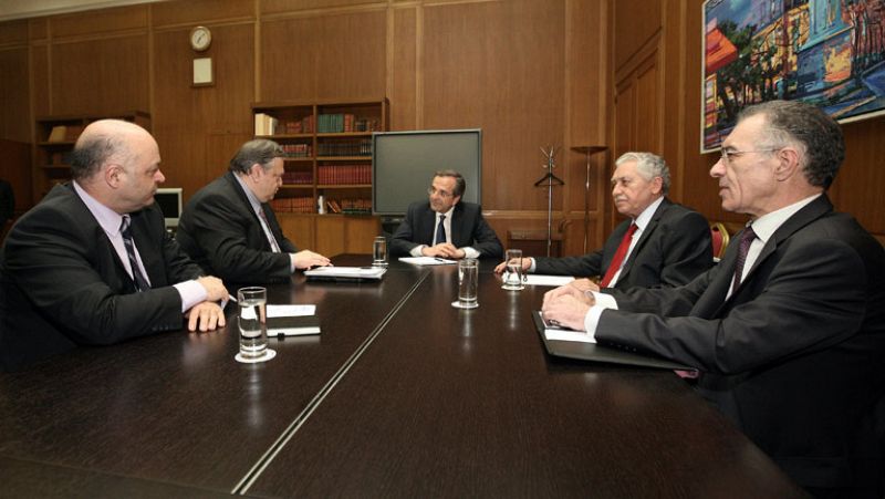 El presidente de un banco que recibió ayudas públicas, nuevo ministro griego de Finanzas