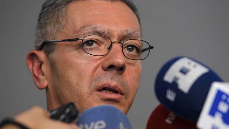 Gallardón pide "mirar adelante" tras la dimisión de Dívar para fortalecer el prestigio de los jueces