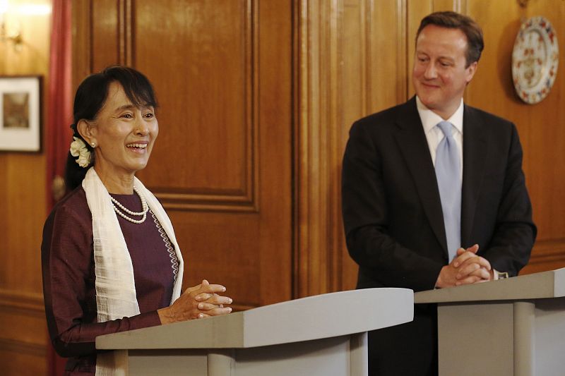 Suu Kyi pide "ayuda práctica" en el Parlamento británico para fortalecer la democracia en Birmania
