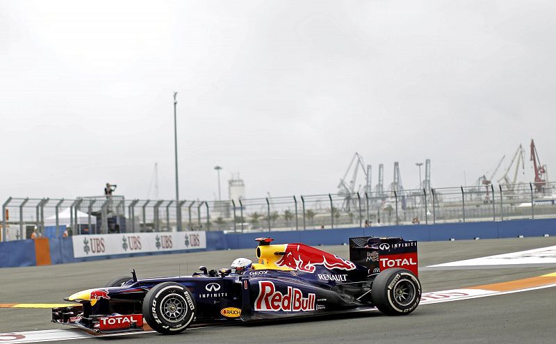 Vettel logra el mejor tiempo en los libres de Valencia y Alonso acaba séptimo