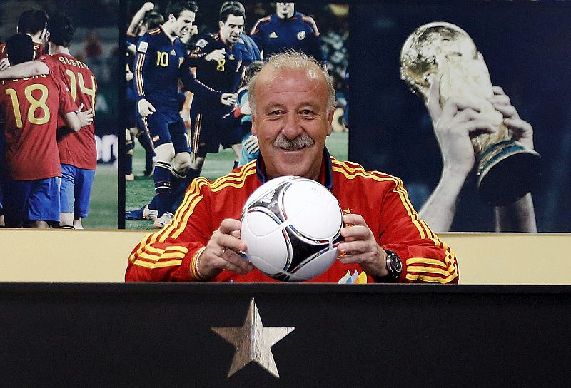 Del Bosque asegura que España buscará posesión del balón y profundidad
