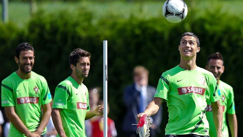 Hélder Postiga, adiós a la Eurocopa por lesión, en una tensa Portugal