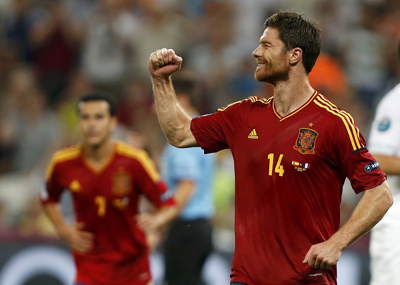 Xabi Alonso celebra sus 100 partidos con su mejor actuación