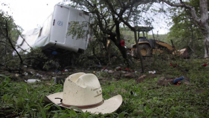 Al menos 26 muertos en un accidente de autobús en México