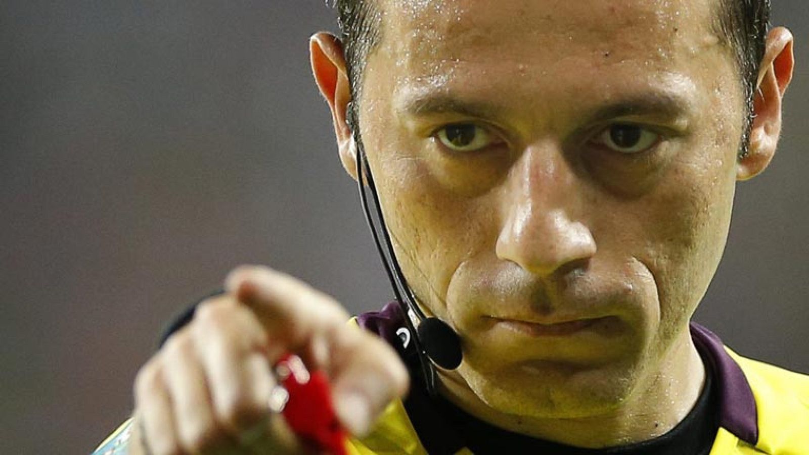 Cuneyt Cakir, árbitro turco para el España - Portugal de la Eurocopa 2012 | Ver