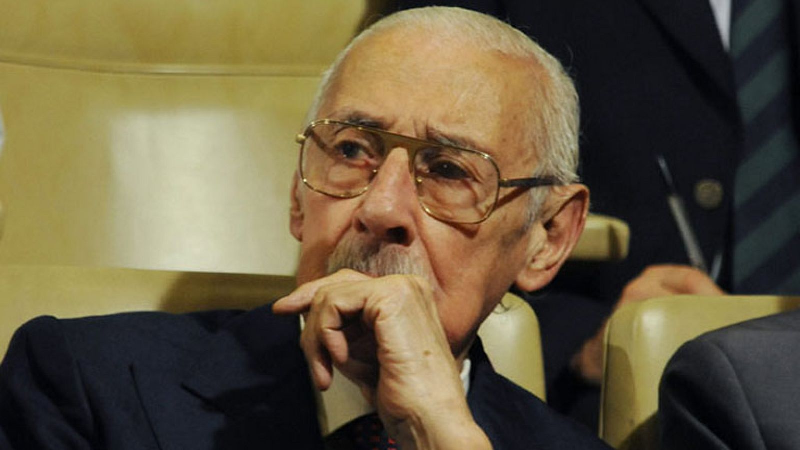 El exdictador Videla niega que hubiera órdenes para el robo de bebés en Argentina