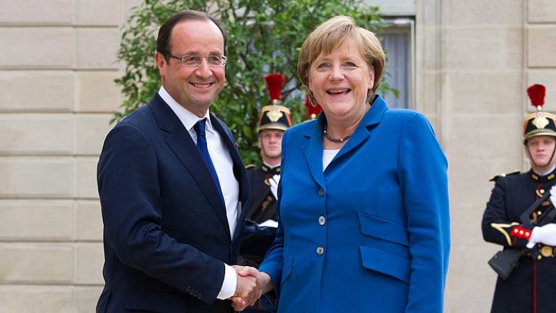 Merkel y Hollande coinciden en la necesidad de profundizar en la unión económica de la zona euro