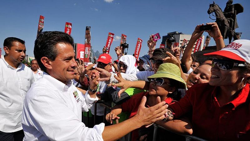 La 'historia negra' del PRI despierta los temores al regreso de las viejas políticas en México