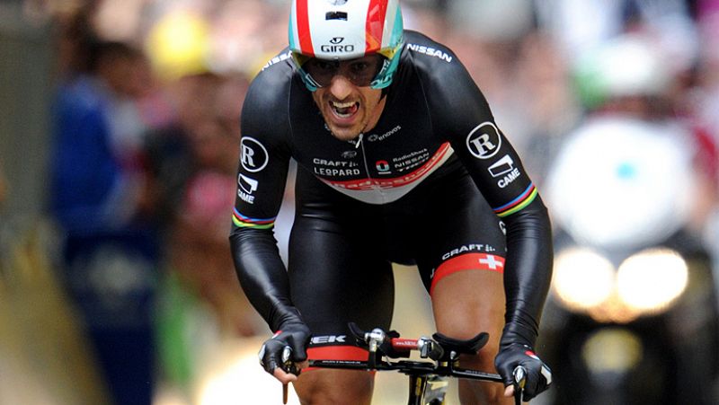 Cancellara vence el prólogo y se enfunda el primer maillot amarillo del Tour de Francia