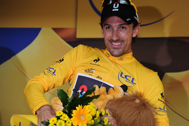 Cancellara: "Espero mantener el amarillo hasta que el Tour llegue a Francia"