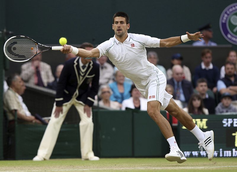 Djokovic y Federer avanzan a cuartos de Wimbledon