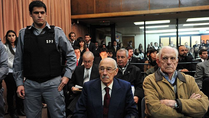 Condenan a 50 años al exdictador argentino Videla por el robo de bebés en la dictadura