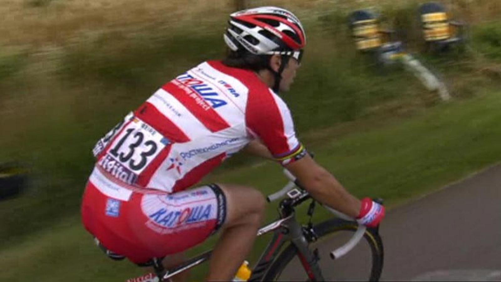 El ciclista cántabro se perderá casi con seguridad los Juegos de Londres tras romperse una costilla, que le traspasó la pleura, por una caída en la sexta etapa del Tour.