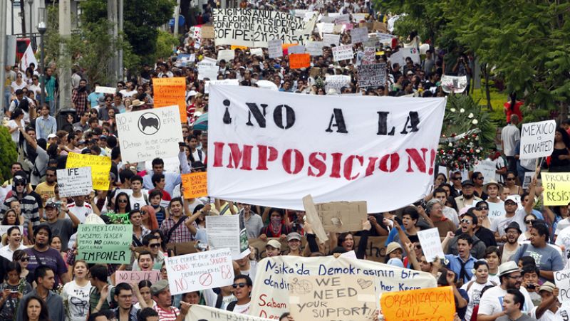 Continúa el escrutinio electoral en México en medio de las protestas por compra de votos