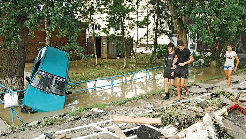 Rusia investiga las causas de las inundaciones, que dejan al menos 150 muertos