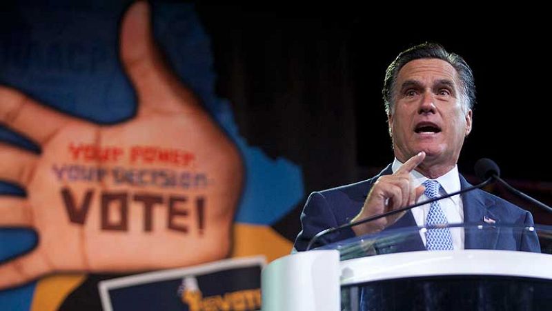 Una asociación afroamericana abuchea a Romney por criticar la reforma sanitaria de Obama