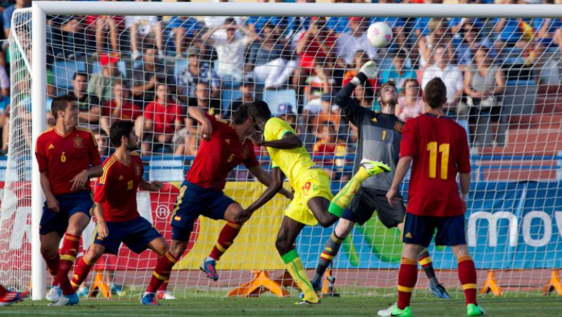 Una 'Rojita' desconocida y sin ideas tropieza ante Senegal