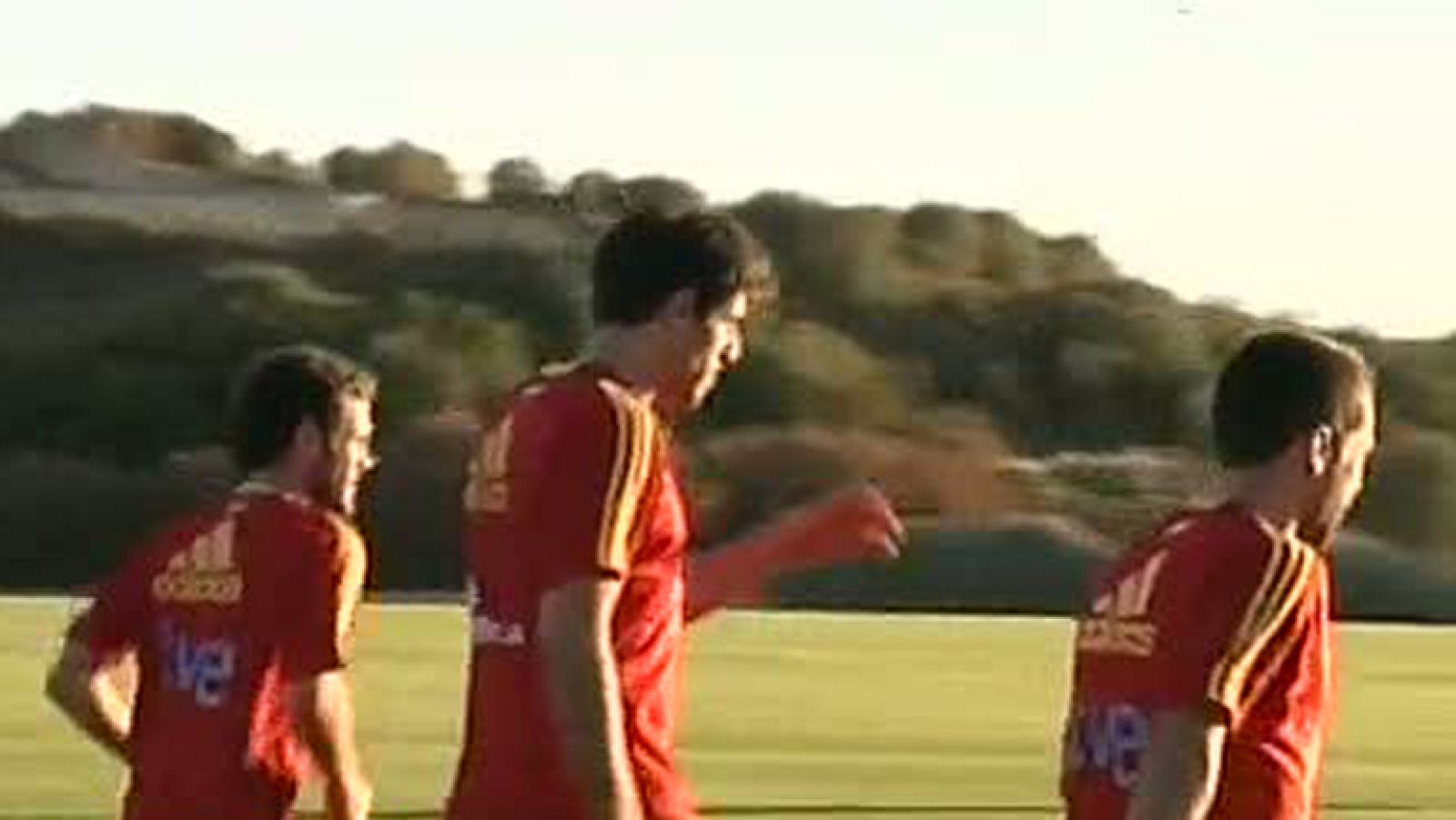 Mata, Alba y Martínez, con la elástica