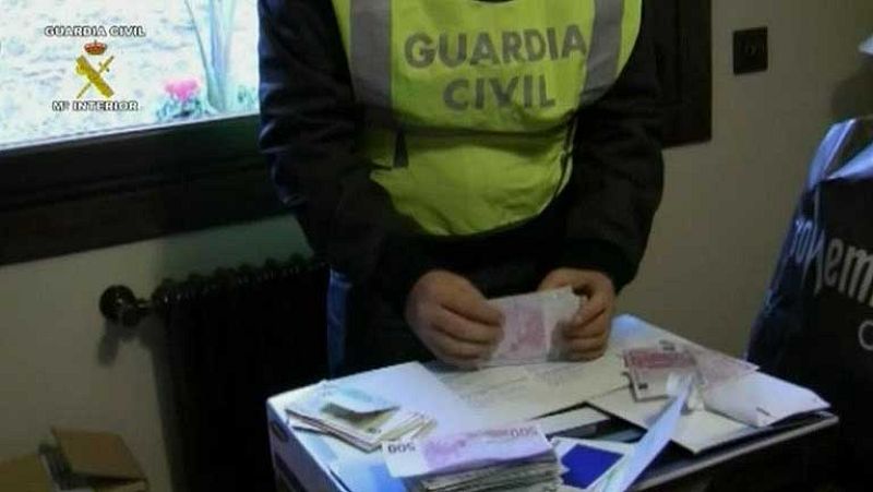 Cae una banda que defraudó 120 millones de euros no declarando el IVA en gasolina