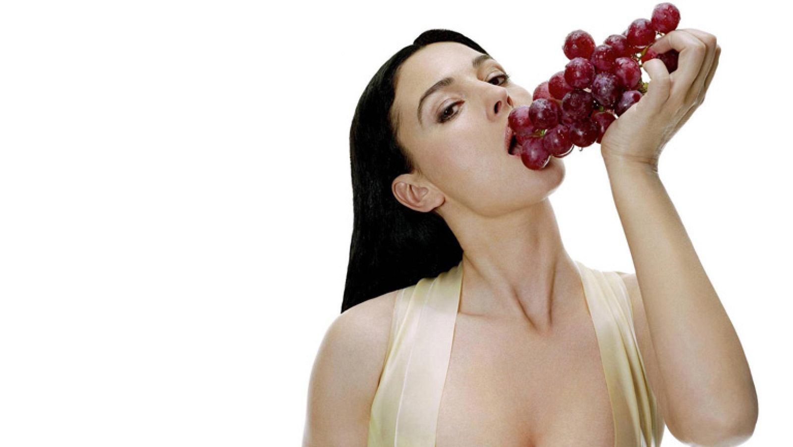 Solo Moda - Monica Bellucci: Curvas y sensualidad - Flash moda | Ver