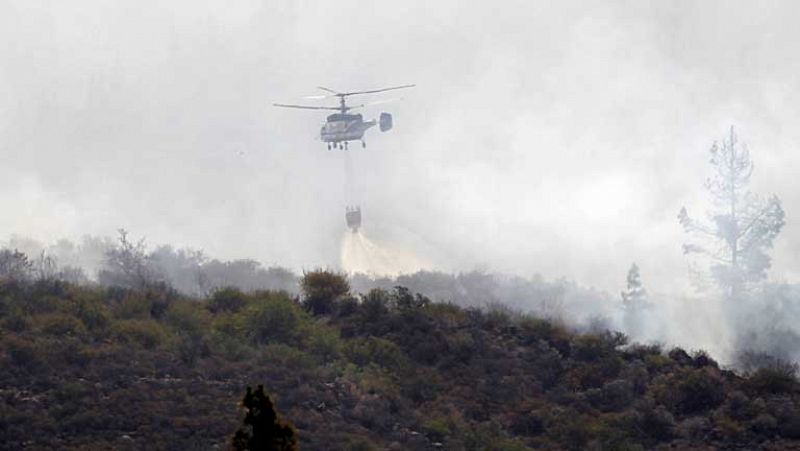 El incendio del sur de Tenerife queda estabilizado tras quemar 1.000 hectáreas